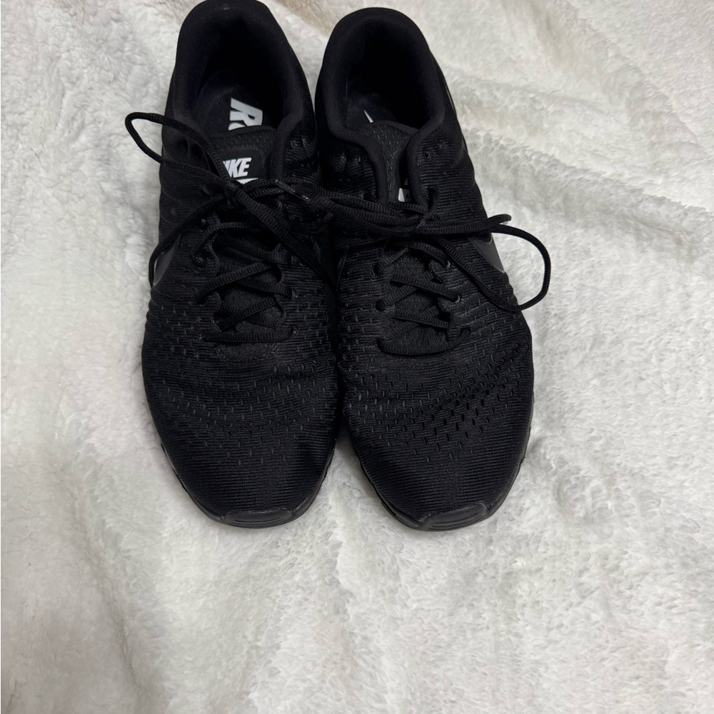 Nike Black Knit Low-Top Running Shoes